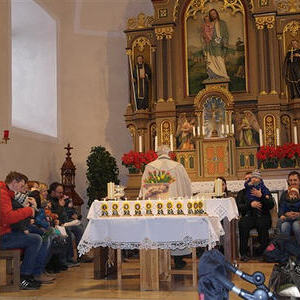 Kindersegnung mit P. Meinrad