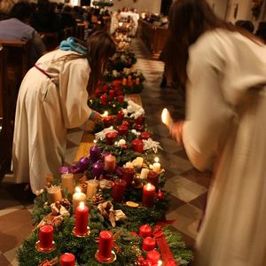 Adventkranzweihe in St. Quirinus