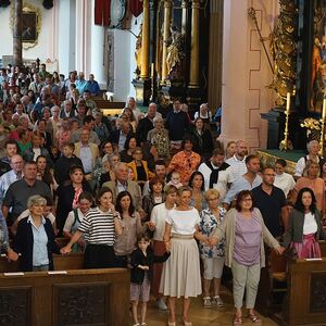 Familienmesse mit MinistrantInnenaufnahme