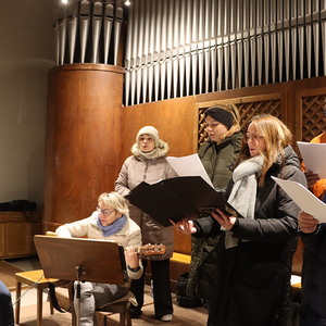 Adventfeier mit Genuss-standln in St. Quirinus