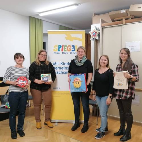 von li nach re: Melanie Weiß, Sandra  Schweitzer, Claudia Krenn, Christina Mitter,  Doris Gammer