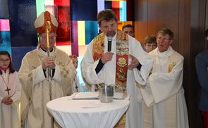 Segnung Pfarrzentrum 'Fokus' in Sierning mit Bischof Manfred Scheuer