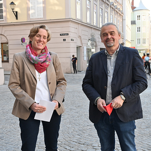 Preisträgerin Sr. Elisabeth Siegl mit Begleitung