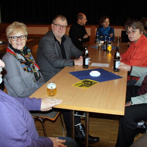 Neues Gotteslob im Gottesdienst und Männerfrühschopppen