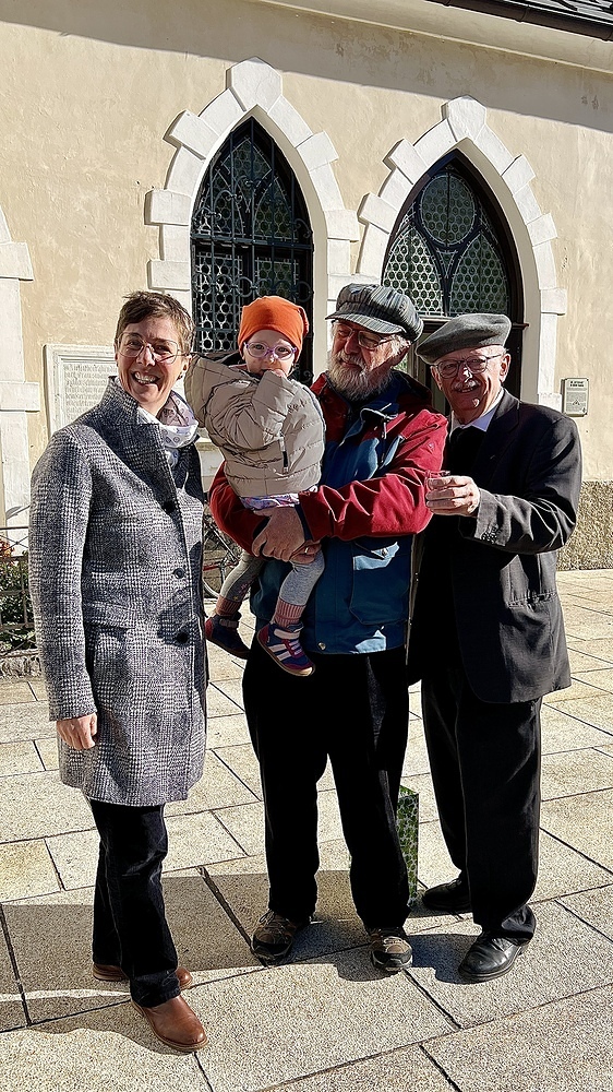 In der Mitte, der Komponist der 'Martinsmesse', Herr Kurt Schrempf.