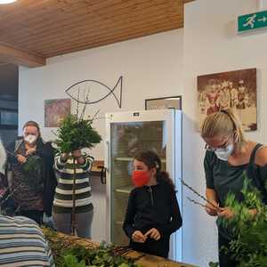 mit Erstkommunionmüttern und -kindern