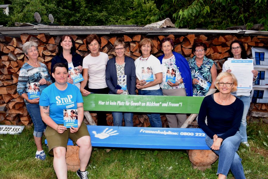 Stoppt Gewalt gegen Frauen / Robert Zinterhof Stoppt Gewalt gegen Frauen