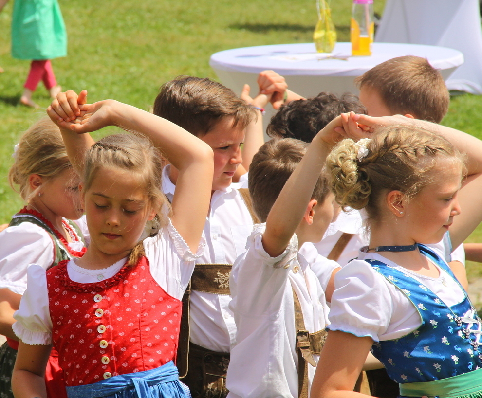 Kindervolkstanzgruppe St. Peter/Wbg.