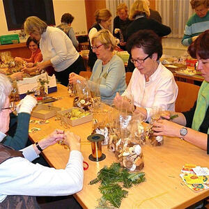 180 Kekssackerl für ältere und kranke Pfarrangehörige