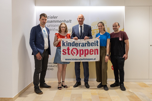 Initiative „Kinderarbeit stoppen!“ besucht Jugend-Landesrat Dörfel