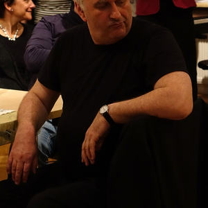 Er überlegt noch...