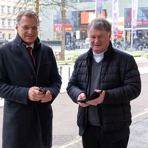 Landeshauptmann Thomas Stelzer und Bischof Manfred Scheuer übernehmen am Donnerstag, 22. Dezember Telefonstunden bei der TelefonSeelsorge.
