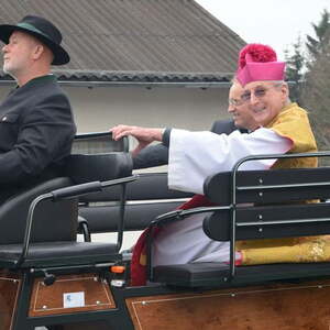 Zu Fuß und hoch zu Pferd