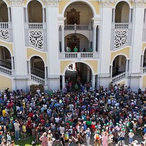 Rund 1.000 Ministrant*innen aus über 90 Pfarrgemeinden Oberösterreichs kamen am Samstag, 14. Juni, in das Stift St. Florian, wo der große Ministrant*innen-Tag der Diözese Linz stattfand. Veranstaltet vom Team Kinder | Katholische Jungschar, verwandel