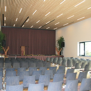 Saal bestuhlt