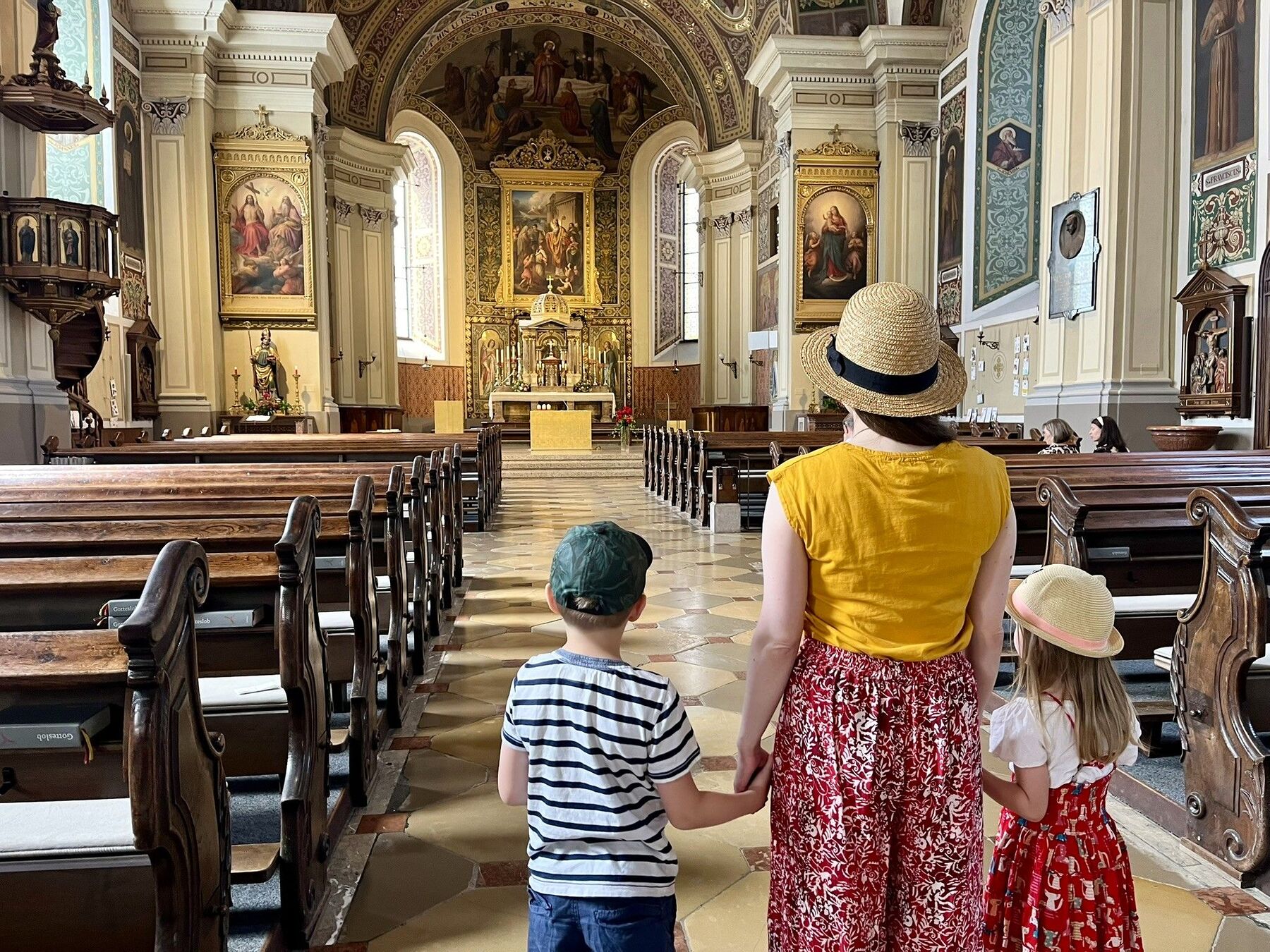 Kühle Kirchen / © Dekanat Bad Ischl / Teresa Kaineder Die Kirchen des Salzkammerguts sind nicht nur angenehm kühl, sondern bieten beim 'Sommer für die Seele' auch besondere spirituelle Angebote.