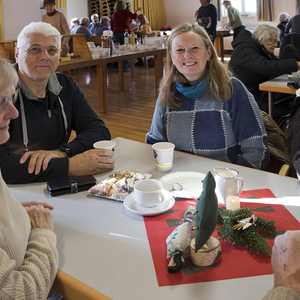 Adventkranzsegnung und Braunauer Adventcafé