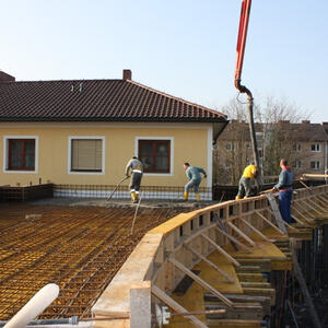 Neugestalteter Kirchenplatz 