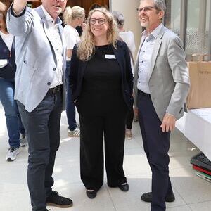 LAbg. Günter Lengauer, Melanie Wurzer (Leiterin des Kath. Bildungswerks OÖ), Christian Dandl (Leiter der Bibliotheksfachstelle)