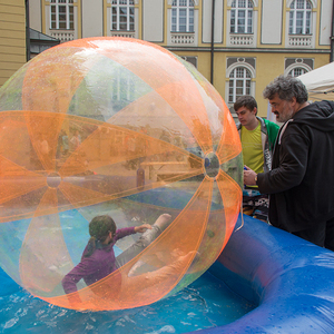 JuMiläum – Großes Kinderfest zu 70 Jahre Jungschar in Linz1.500 MinistrantInnen, Jungscharkinder und GruppenleiterInnen feierten am Samstag, 20. Mai 2017 den 70. Geburtstag der Katholischen Jungschar in der Linzer Innenstadt. Der gemeinsame Gottesdi