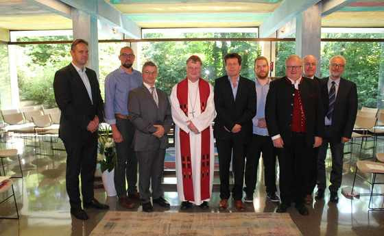Bischof Manfred Scheuer mit den neu beauftragten Lektoren.