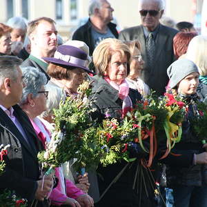 Palmweihe vor der Kirche
