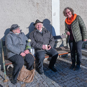 Pastoralassistentin Susanne Lammer mit einem Jubelpaar