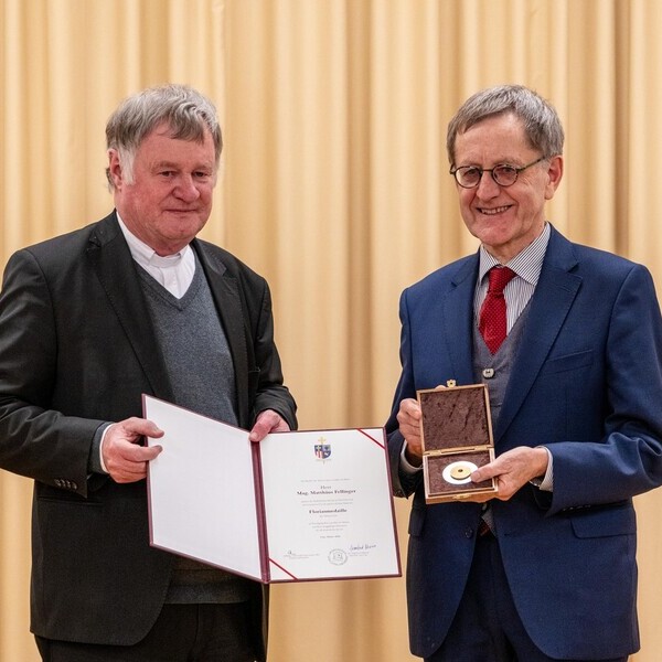 Von Bischof Manfred Scheuer mit der Florianmedaille ausgezeichnet: Mag. Matthäus Fellinger