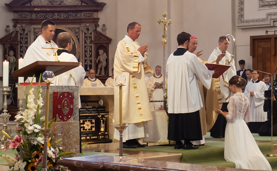 Jungfrauenweihe Bernadette Lang 15 August 2022 im Dom zu Salzburg