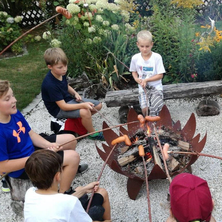 Ministrantinnen und Ministranten