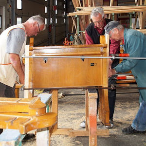 Instandsetzung der Kirchenbänke 31. Mai 2016