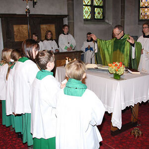 Familienmesse mit Ministrantenaufnahme am 17.11.2013