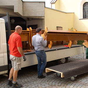 Die Bänke werden wieder montiert 16.09.2016