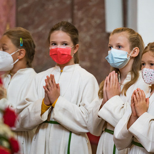 Familiengottesdienst mit Aufnahme der JS- und Ministrantenkinder vom Vorjahr