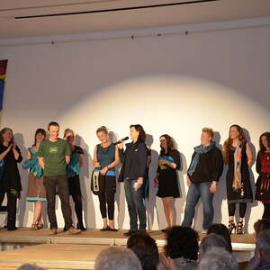 MODENSCHAU und Informationen über ökologisch und fair hergestellte Kleidung 