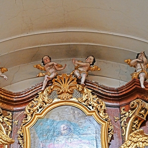 Ursula-Altar: Aufsatzbild mit Engeln