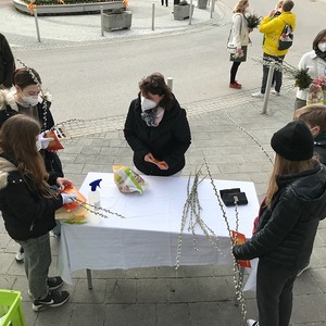 Palmsonntag: Bibelbrotverkauf