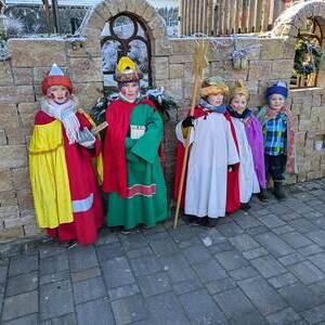 Die Sternsinger unterwegs.