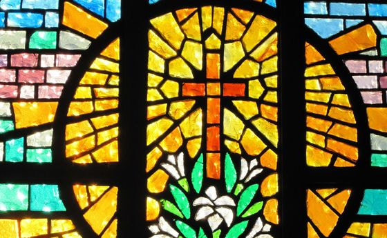 Glasfenster: Auferstehung / © GailRubin / www.pixabay.com CC0 1.0 Glasfenster: Auferstehung