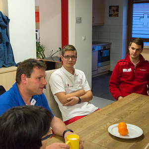 Bischofsvikar Willi Vieböck besucht die Ortsstelle des Roten Kreuzes Weyer im Rahmen der Dekanatsvisitation.