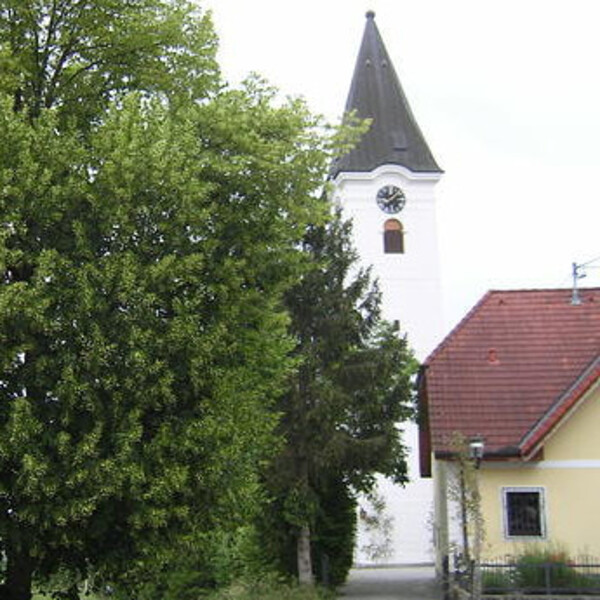 Dorfplatz in Berg
