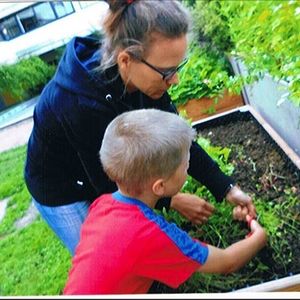 Wir bepflanzen das Tischbeet