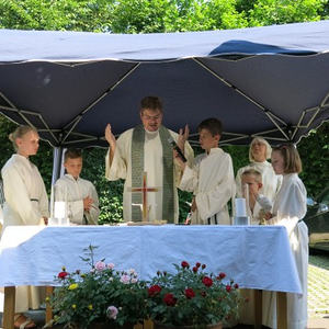 Gottesdienst mit Fruehschoppen 