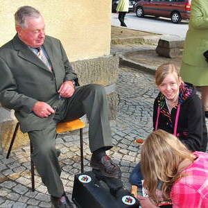 Vorstellgottesdienst und Schuhputzaktion der Firmlinge