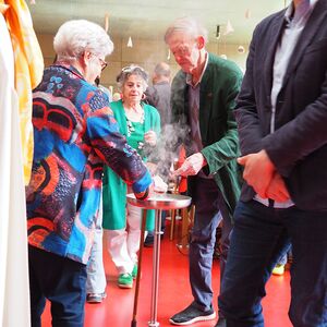 OLYMPUS DIGITAL CAMERA         