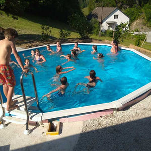 Abkühlung im Pool