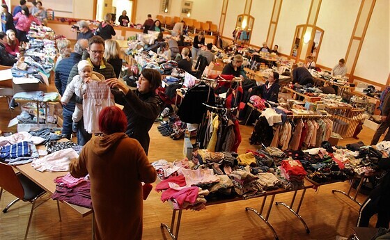 Erfolgreicher Baby- und Kinderkleider-Basar