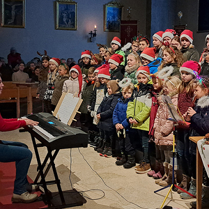 Kinderchor mit Leiterin Melanie Weber