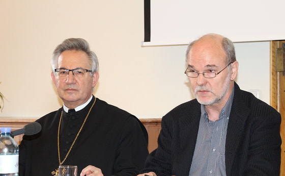 Abt Ambros Ebhart und Dr. Florian Straus bei der Präsentation der Studie.
