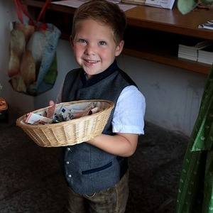 Spendensammlung für Kirchenschmuck